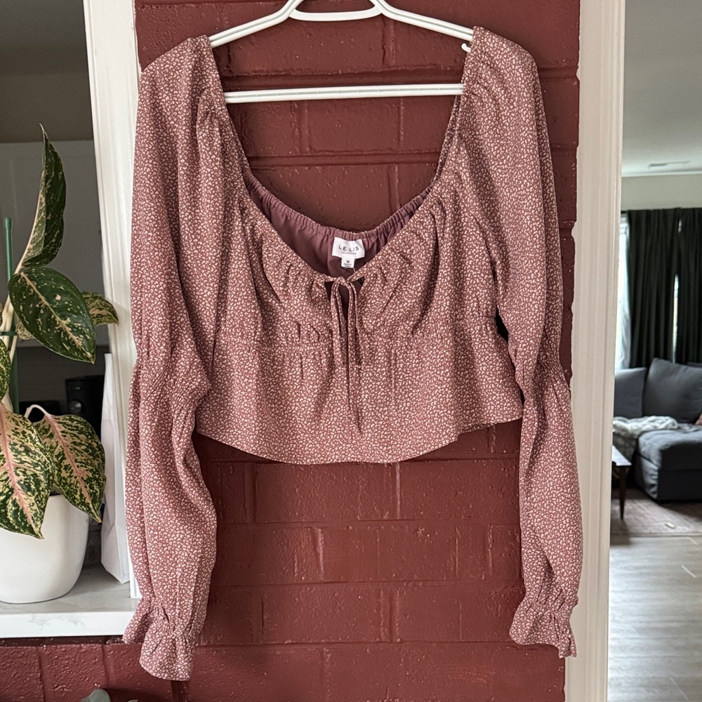 Le Lis NWT Mauve Patterned Long Sleeve Cropped Blouse